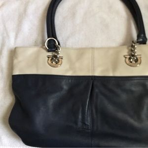 Fantastic Tignanello very large leather bag